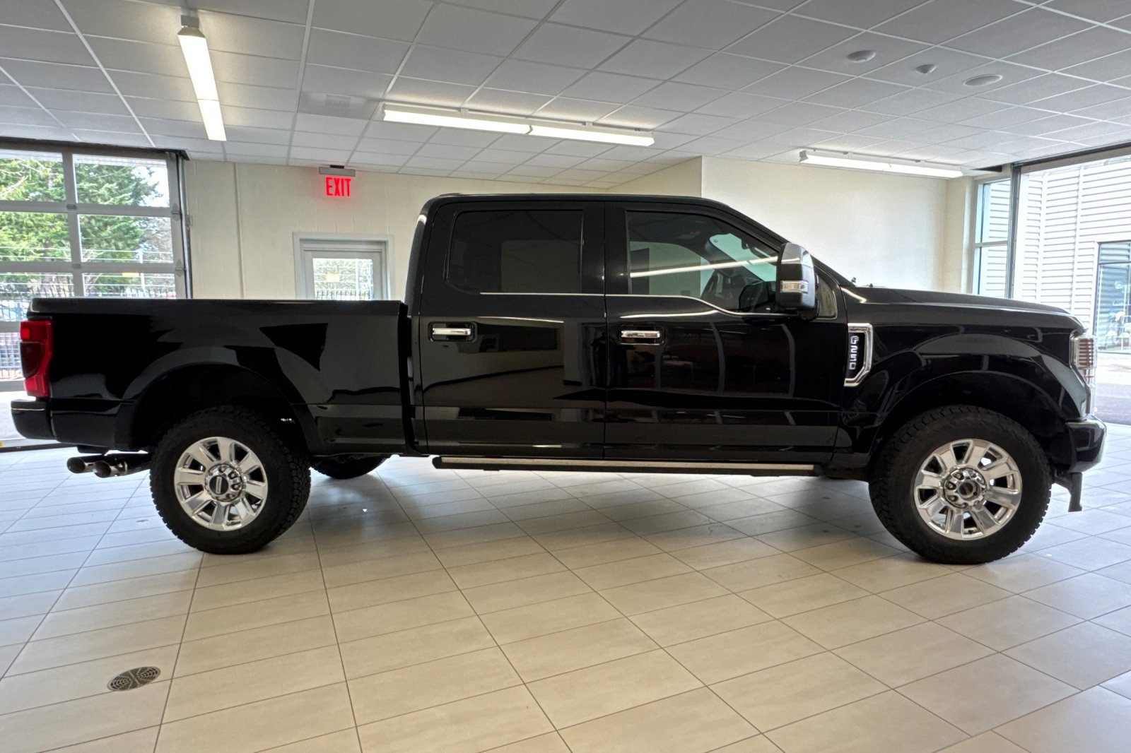 Certified 2021 Ford F250 Platinum w/ FX4 Off-Road Package image 3