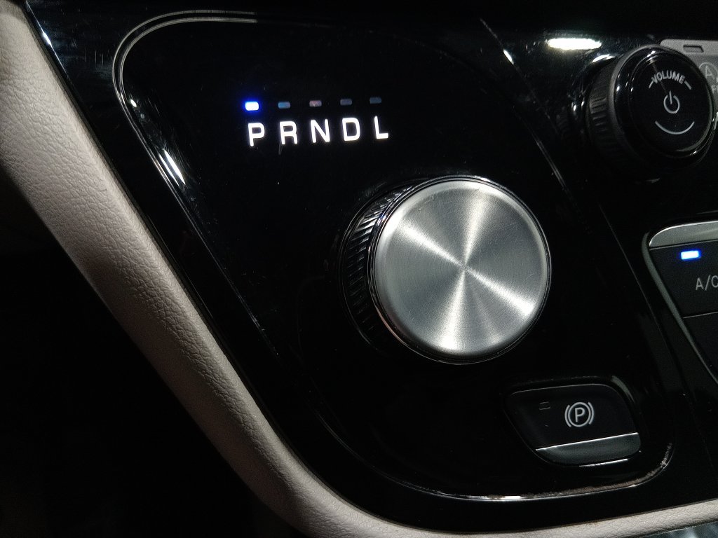 Used 2024 Chrysler Pacifica Touring-L FWD image 23