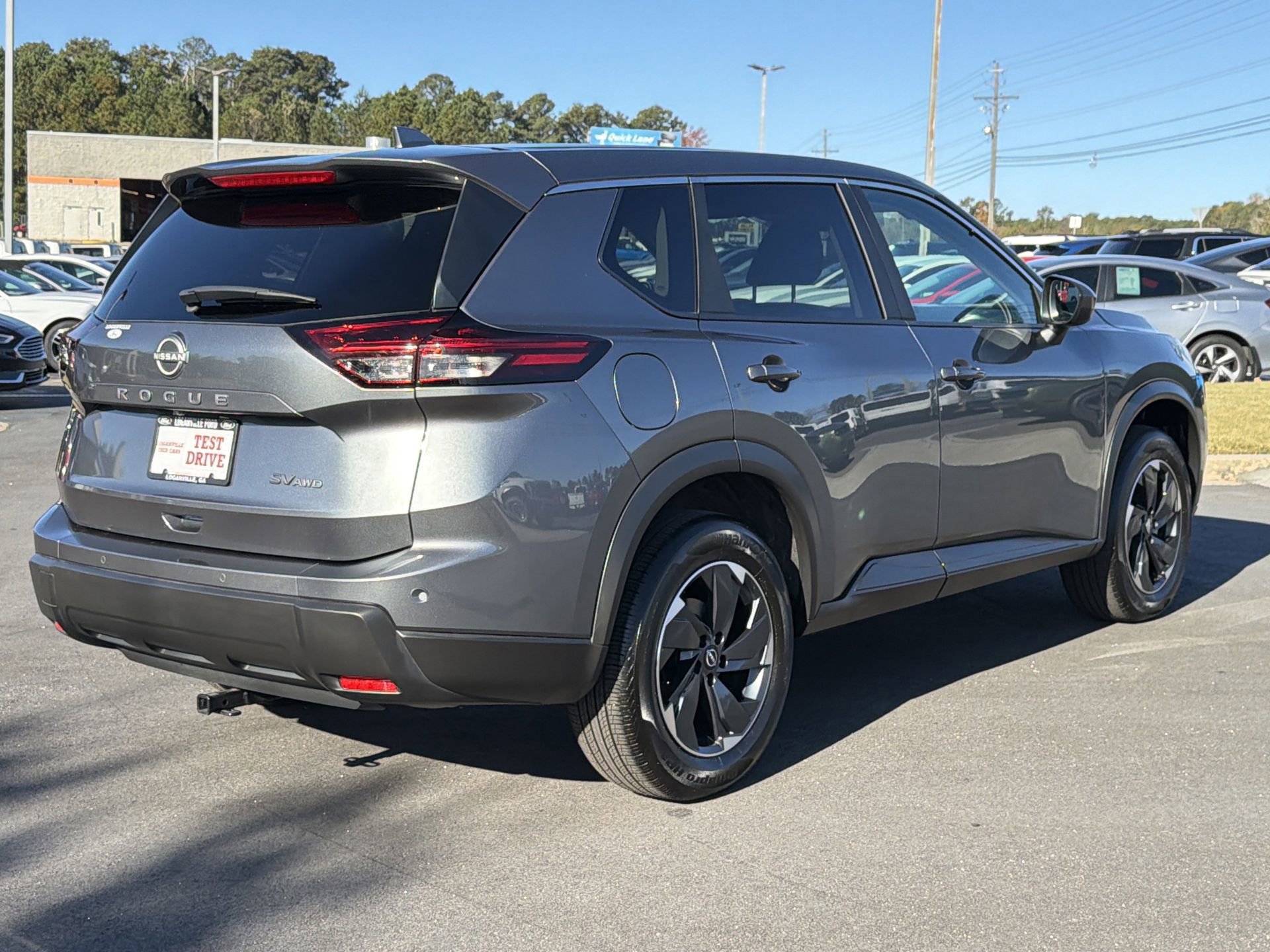 Used 2024 Nissan Rogue SV image 4
