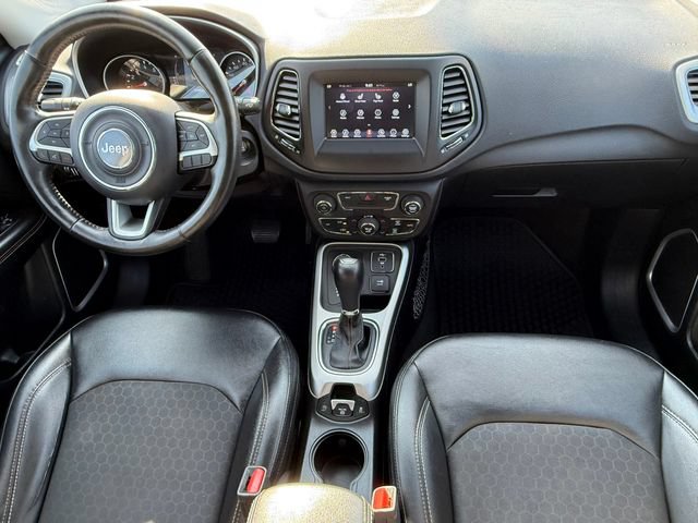 Used 2019 Jeep Compass Latitude w/ Cold Weather Group AWD/4WD image 33