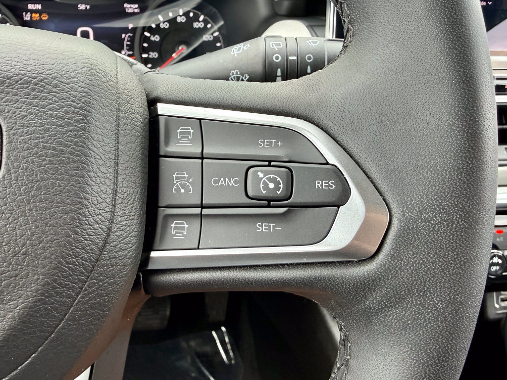 Used 2025 Jeep Compass Limited AWD/4WD image 25