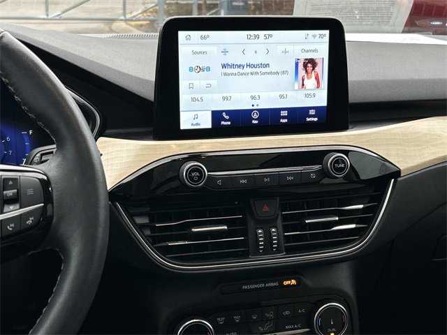 Certified 2022 Ford Escape Titanium w/ Titanium Elite Package image 15