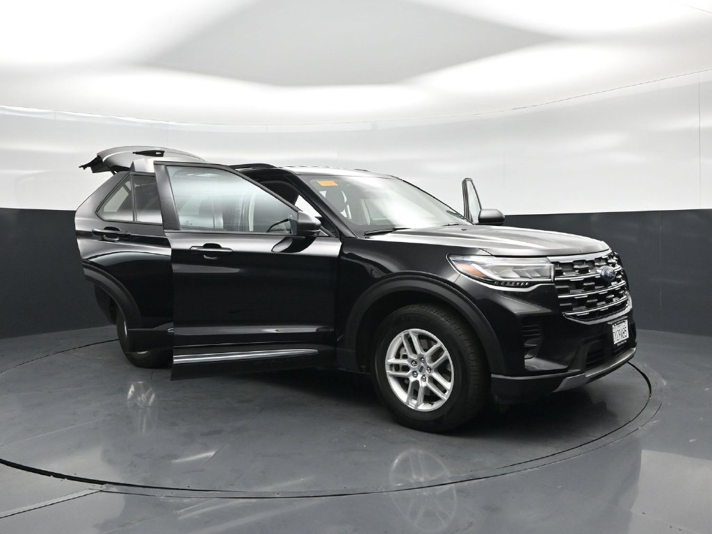 Certified 2025 Ford Explorer Active AWD/4WD image 35