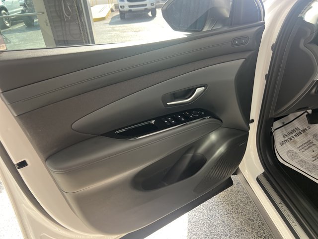 Used 2025 Hyundai Tucson Limited AWD/4WD image 11