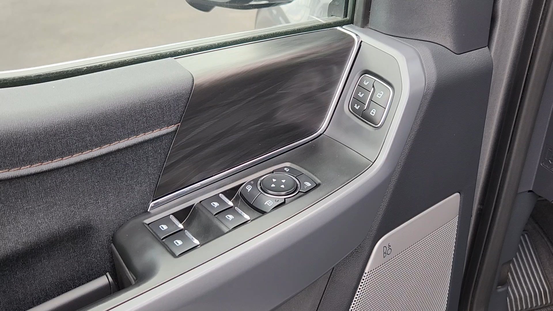 Certified 2025 Ford F150 Lariat AWD/4WD image 8