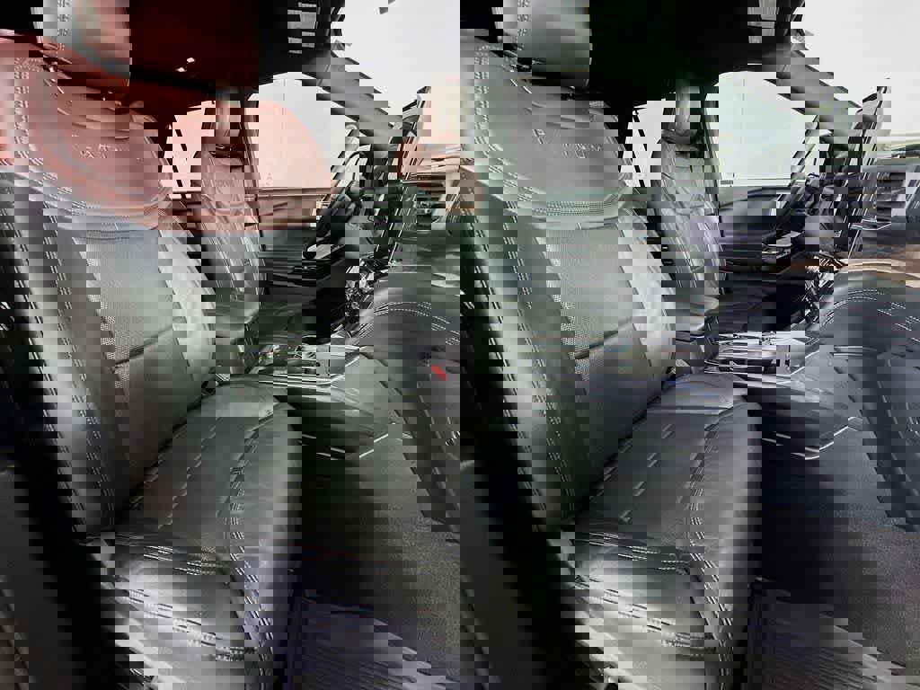 Certified 2021 Ford Explorer Platinum w/ Equipment Group 601A image 15