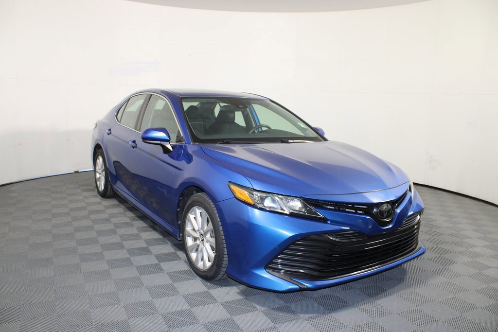 Used 2019 Toyota Camry LE image 5