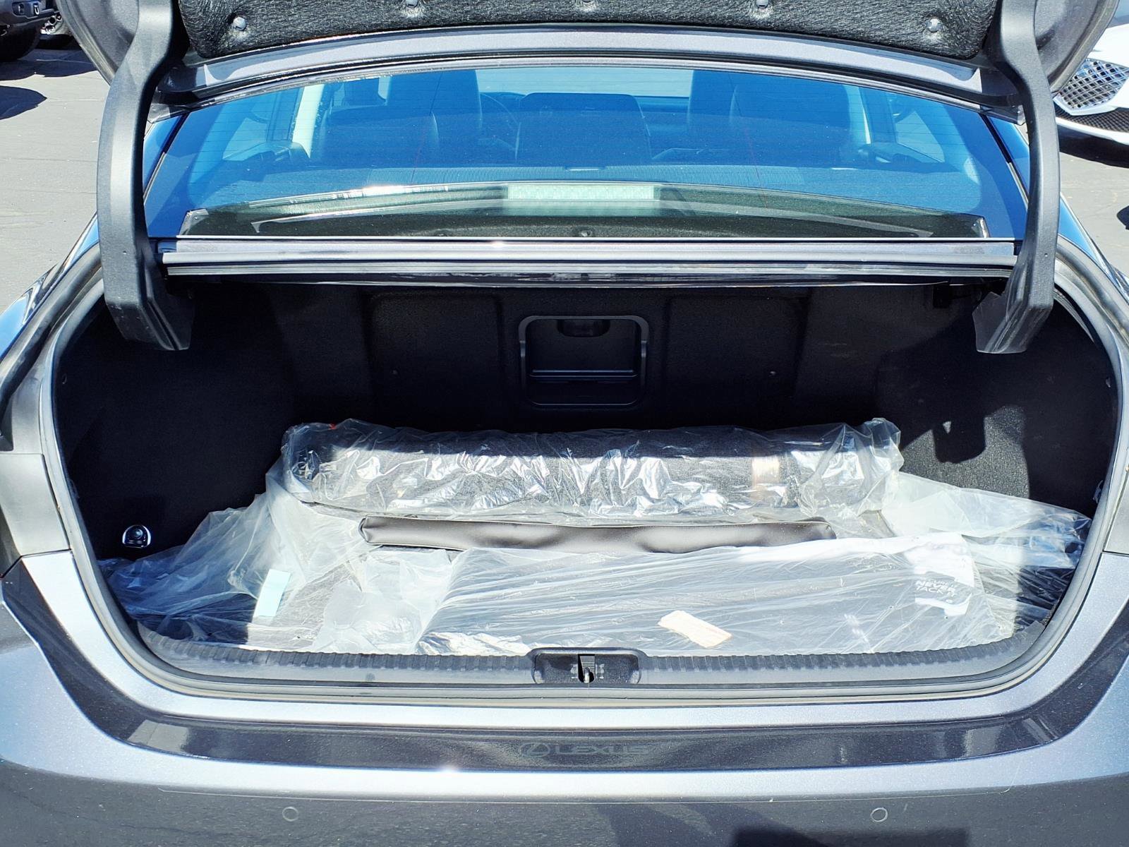 Used 2023 Lexus ES 250 w/ Premium Package image 16