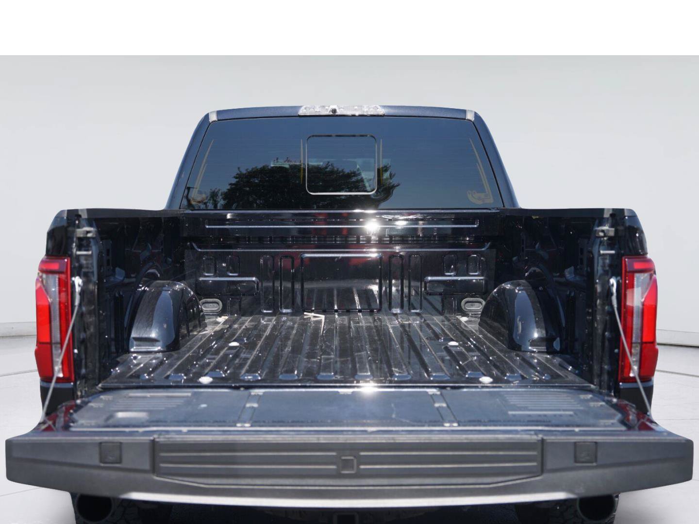 Certified 2025 Ford F150 Raptor AWD/4WD image 32
