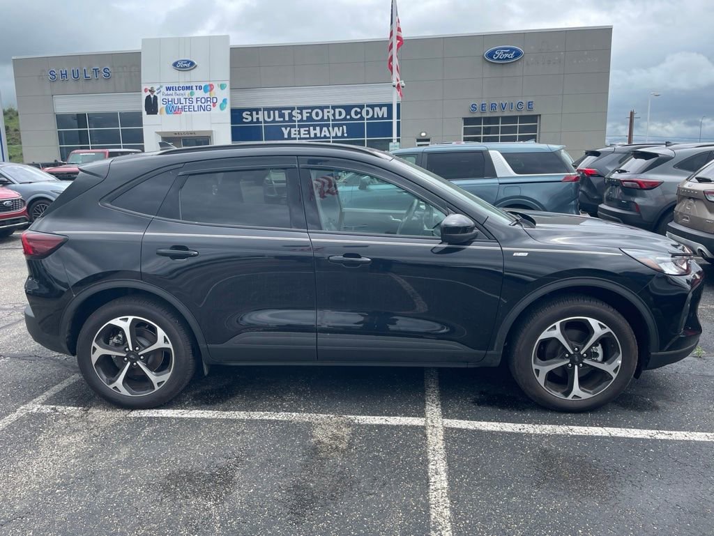 Certified 2025 Ford Escape ST-Line Select w/ Tech Pack #1 AWD/4WD image 5