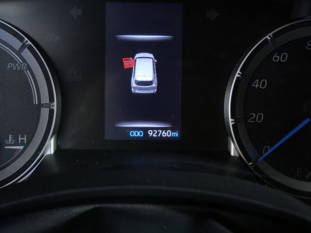 Used 2022 Toyota Highlander LE AWD/4WD image 17