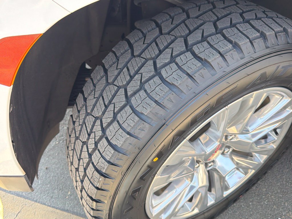 Used 2023 GMC Yukon Denali RWD image 20