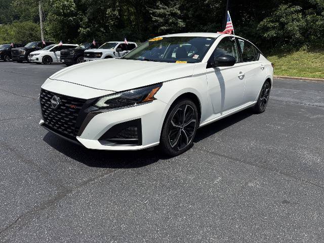 Used 2024 Nissan Altima 2.5 SR FWD image 16