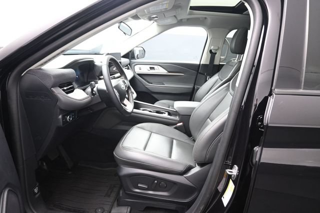 Certified 2025 Ford Explorer Active w/ Active Comfort Package AWD/4WD image 10