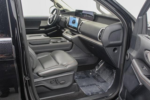 Certified 2025 Ford Expedition Active AWD/4WD image 22