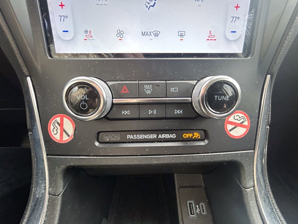 Certified 2024 Ford Edge Titanium AWD/4WD image 18