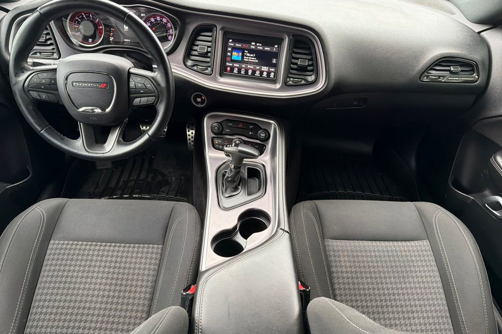 Used 2019 Dodge Challenger SXT image 13