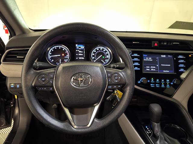 Used 2019 Toyota Camry LE FWD image 5