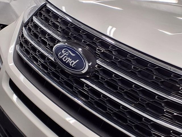 Certified 2023 Ford Explorer XLT w/ Equipment Group 202A AWD/4WD image 14