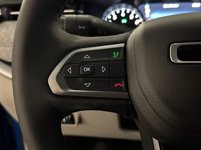 Used 2023 Jeep Compass Latitude w/ Convenience Group AWD/4WD image 19