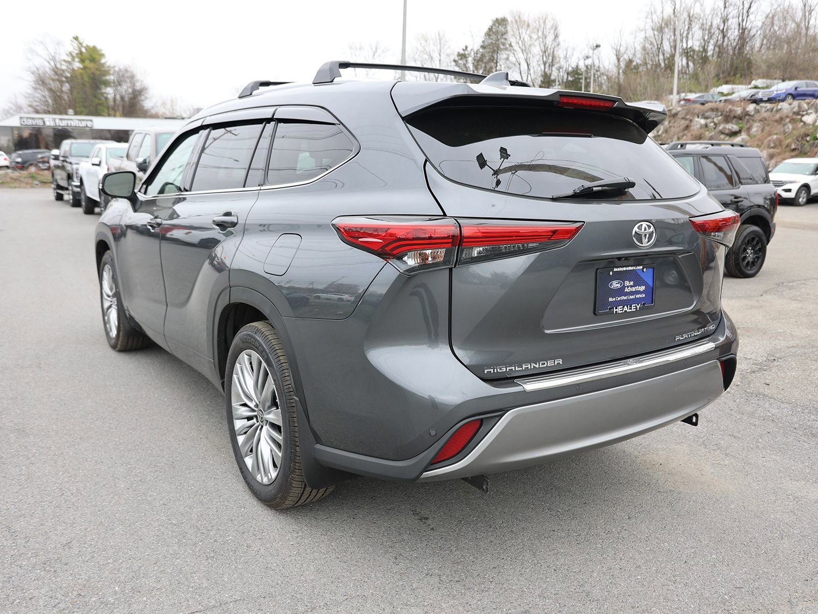 Used 2023 Toyota Highlander Platinum AWD/4WD image 5