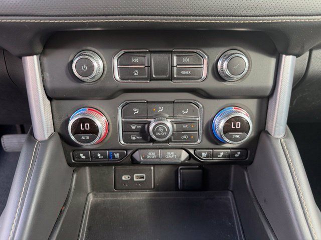 Used 2022 GMC Yukon XL SLT w/ SLT Luxury Package AWD/4WD image 22