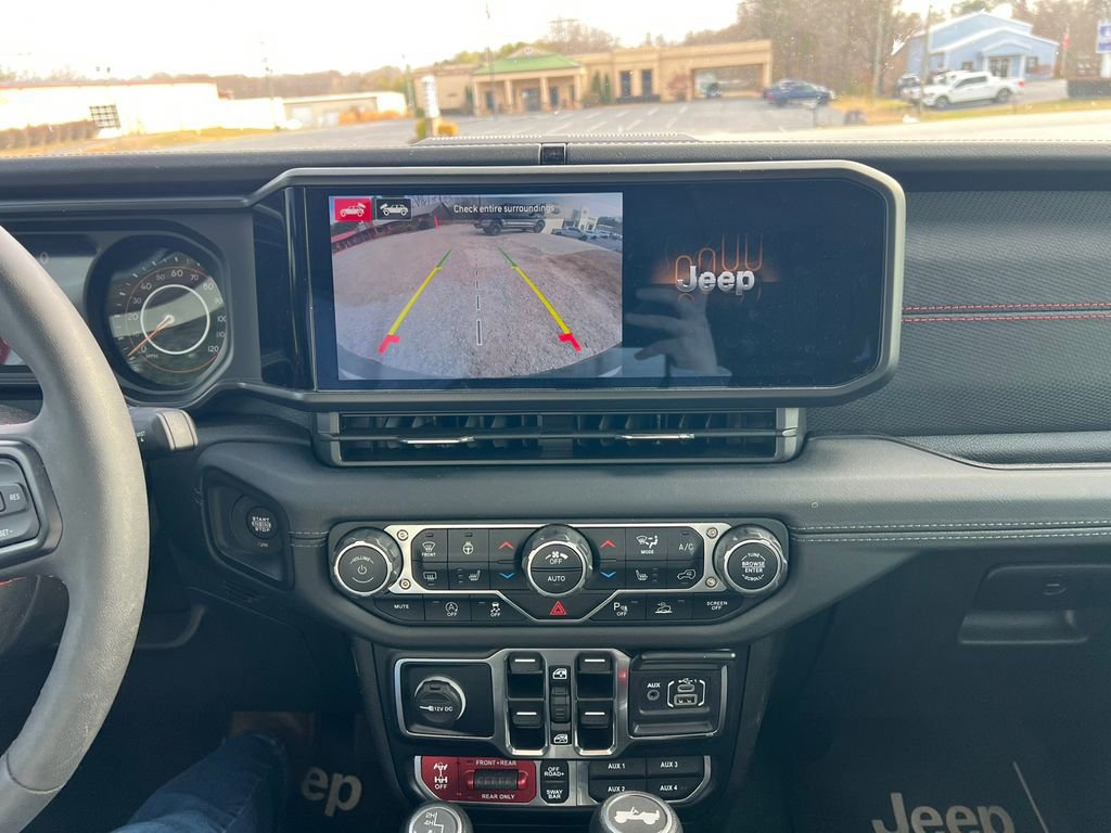 Used 2024 Jeep Wrangler Unlimited Rubicon w/ Technology Group image 22