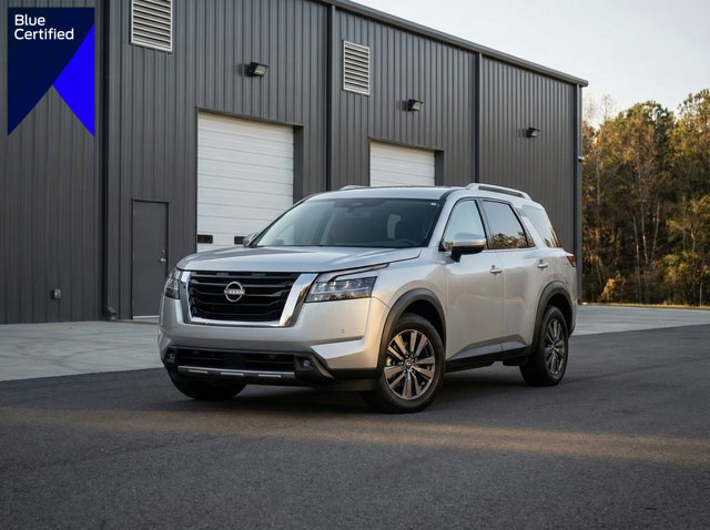 Used 2024 Nissan Pathfinder SV