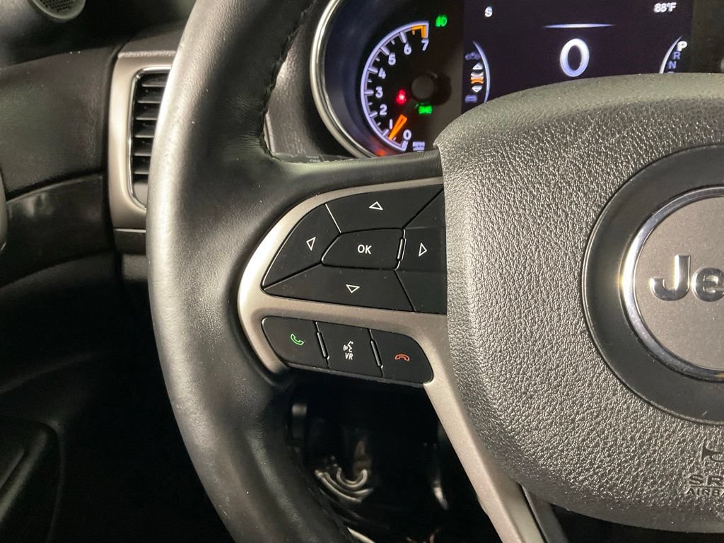 Used 2018 Jeep Grand Cherokee Laredo RWD image 23