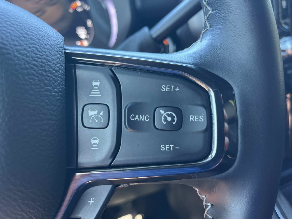 Used 2025 RAM 3500 Limited AWD/4WD image 36
