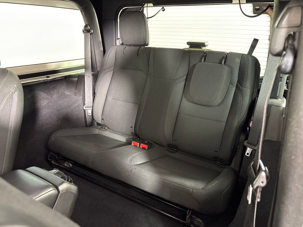 Used 2018 Jeep Wrangler Sport S image 29