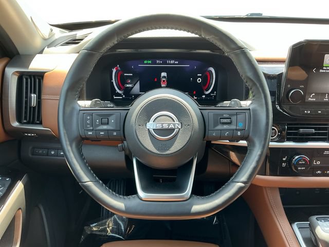 Used 2024 Nissan Pathfinder Platinum AWD/4WD image 13