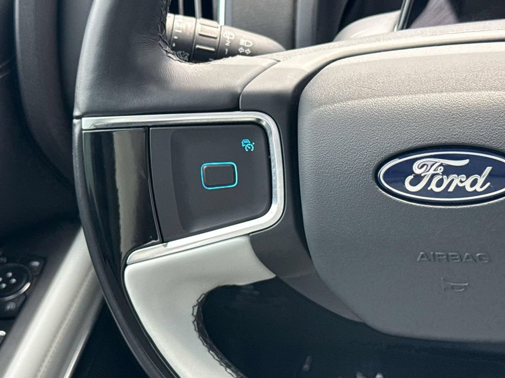 Certified 2025 Ford Expedition Platinum w/ Driver's Package AWD/4WD image 19