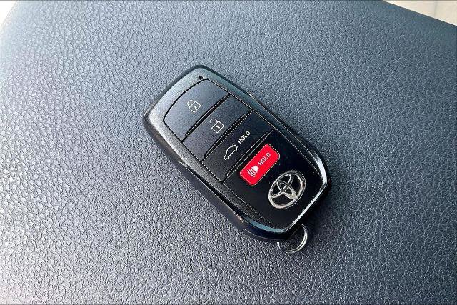 Used 2025 Toyota Camry SE w/ Convenience Package FWD image 11