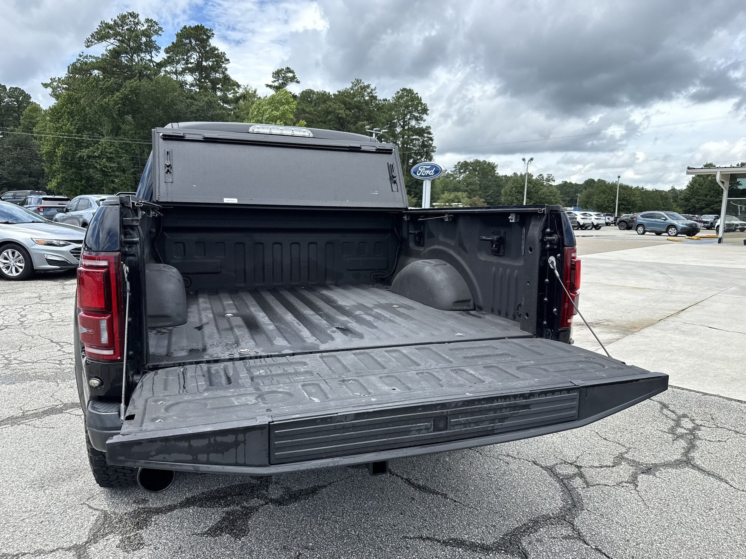 Certified 2018 Ford F150 Raptor w/ Equipment Group 802A Luxury AWD/4WD image 9