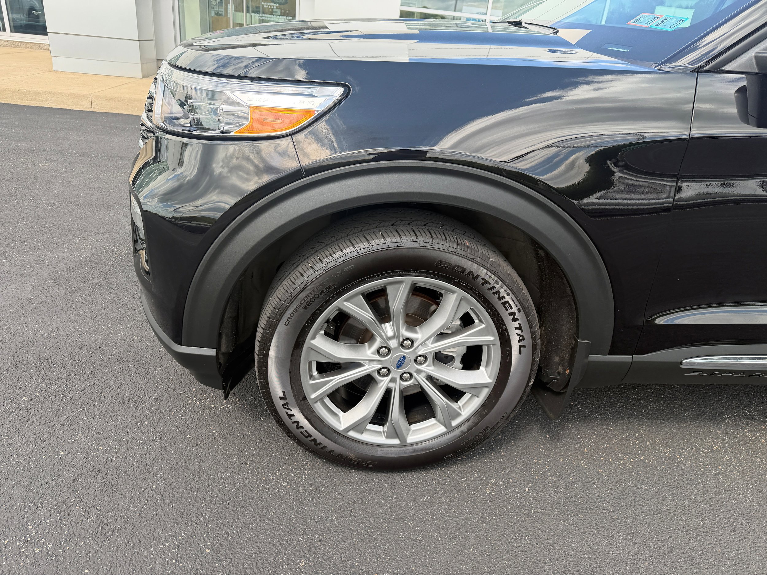 Certified 2021 Ford Explorer XLT w/ Equipment Group 202A AWD/4WD image 11