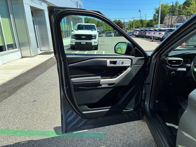 Certified 2023 Ford Explorer XLT w/ Equipment Group 202A AWD/4WD image 19