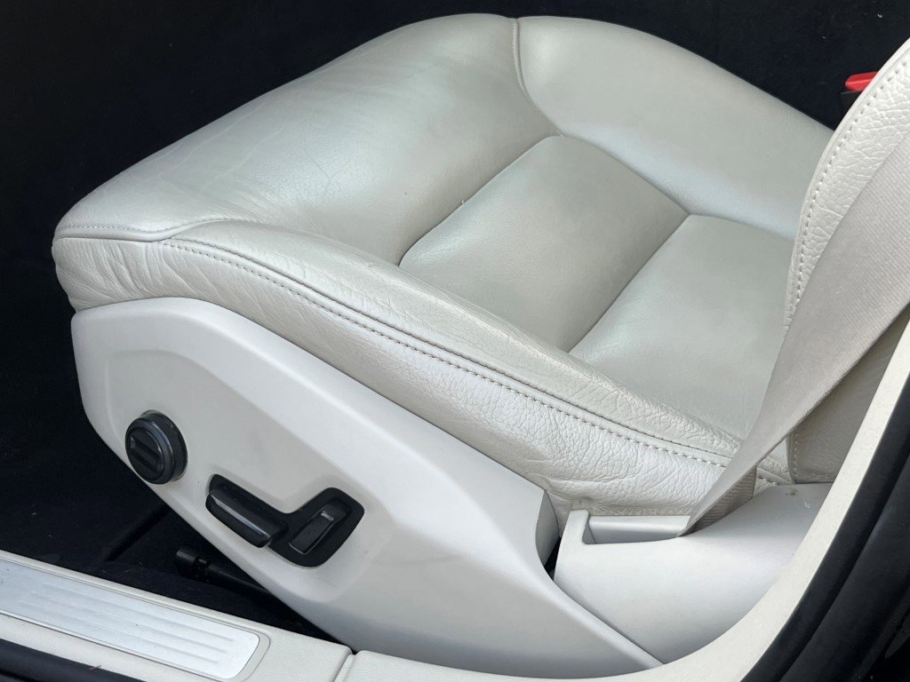 Used 2022 Volvo S60 B5 Momentum w/ Climate Package image 18