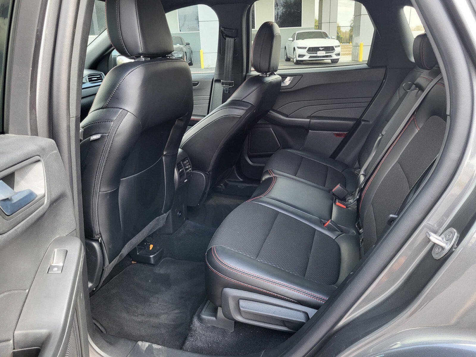 Certified 2025 Ford Escape ST-Line w/ Equipment Group 301A image 18