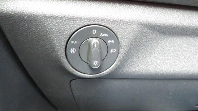 Used 2019 Volkswagen Jetta R-Line image 23