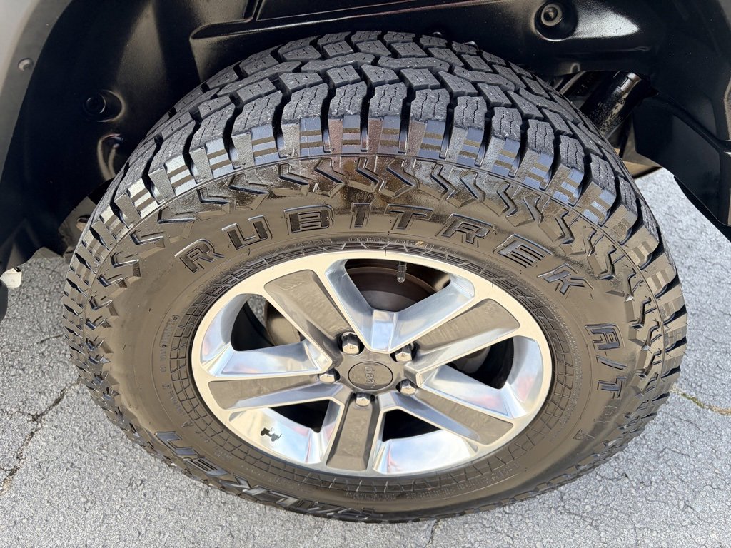 Used 2020 Jeep Wrangler Unlimited Sahara image 29