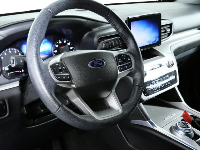 Certified 2023 Ford Explorer XLT w/ Equipment Group 202A AWD/4WD image 18