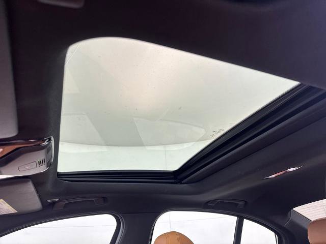 Used 2021 BMW 330i Sedan w/ M Sport Package image 11