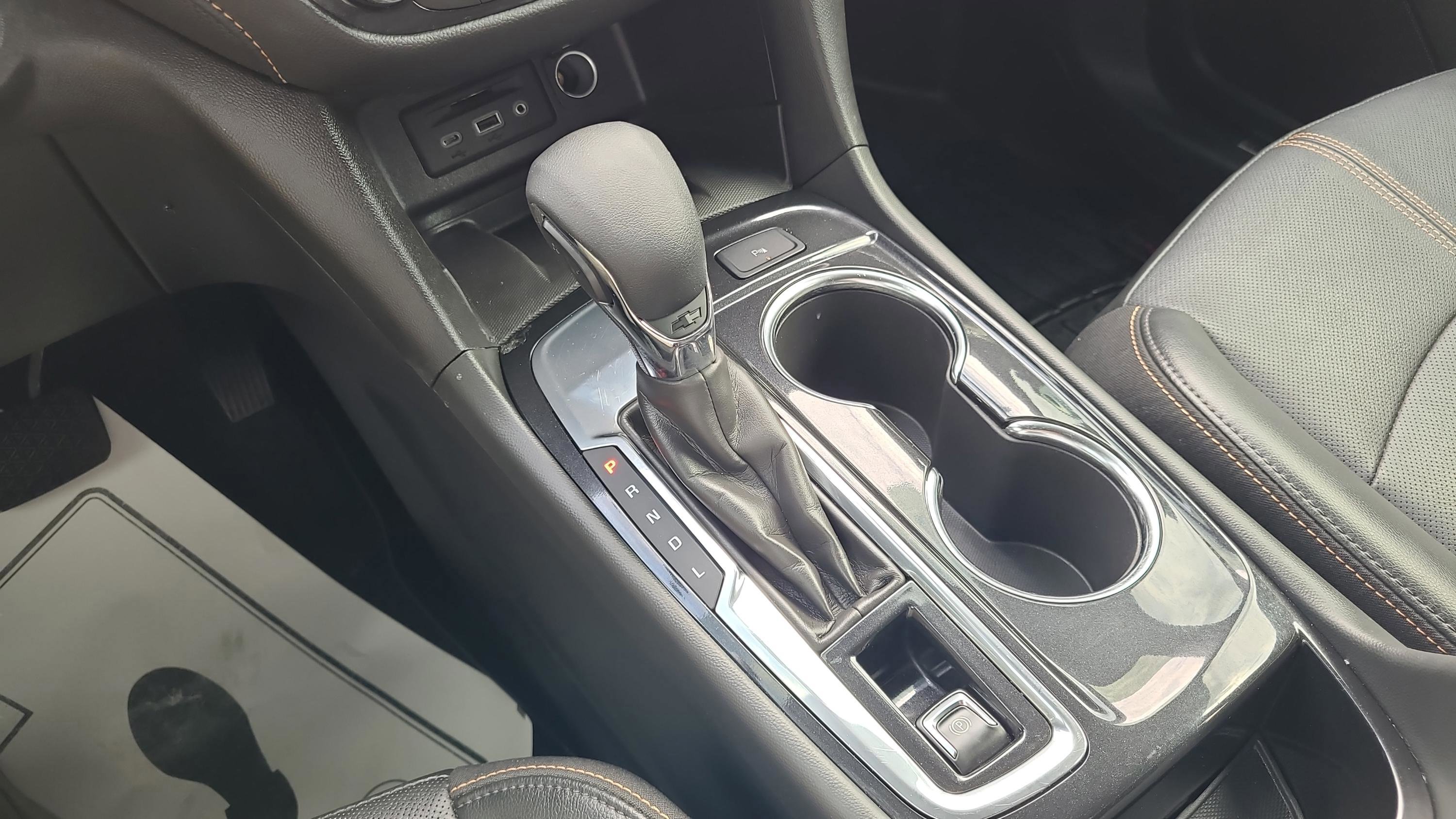 Used 2022 Chevrolet Equinox Premier w/ Redline Edition image 22