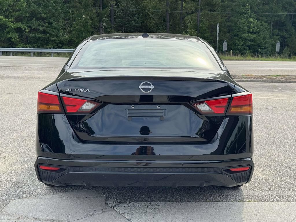 Used 2025 Nissan Altima 2.5 SV FWD image 23
