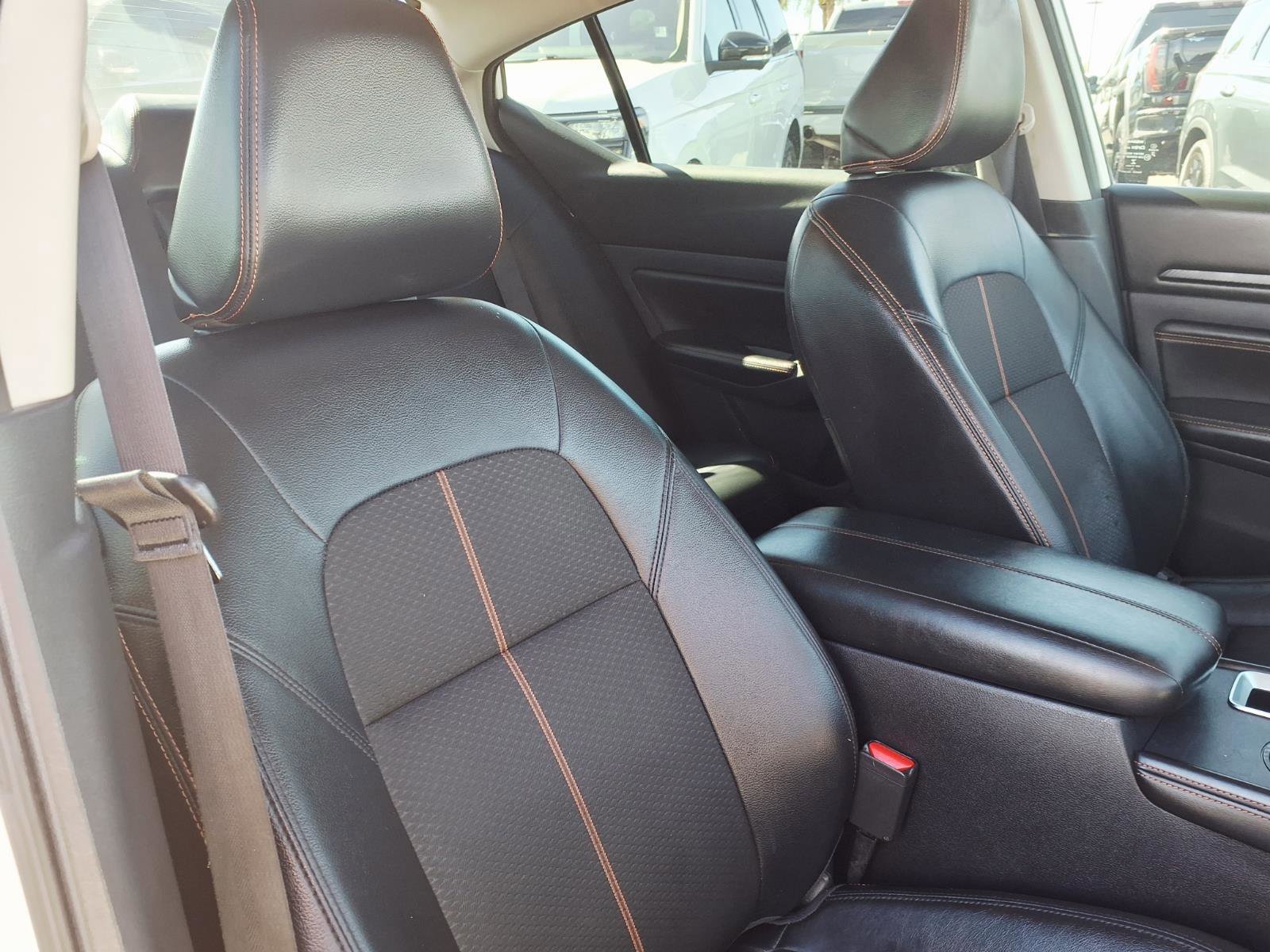 Used 2019 Nissan Altima 2.5 SR w/ SR Premium Package image 12