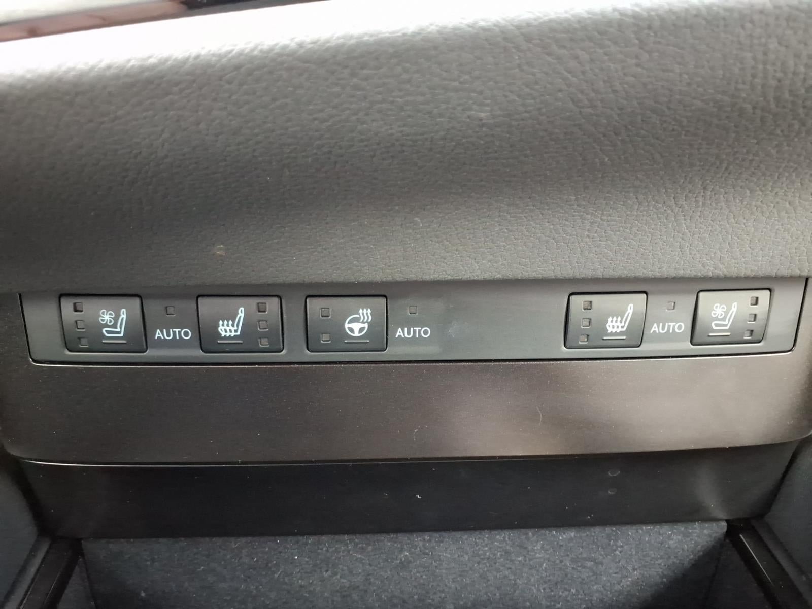 Used 2025 Lexus ES 300h w/ Premium Package FWD image 27