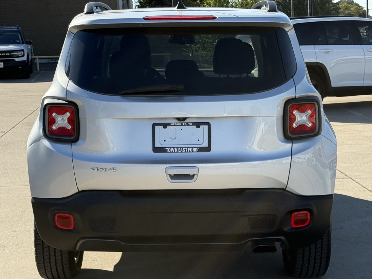 Used 2019 Jeep Renegade Limited AWD/4WD image 6