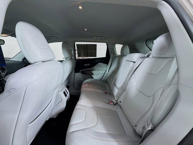 Used 2019 Jeep Cherokee Limited image 27