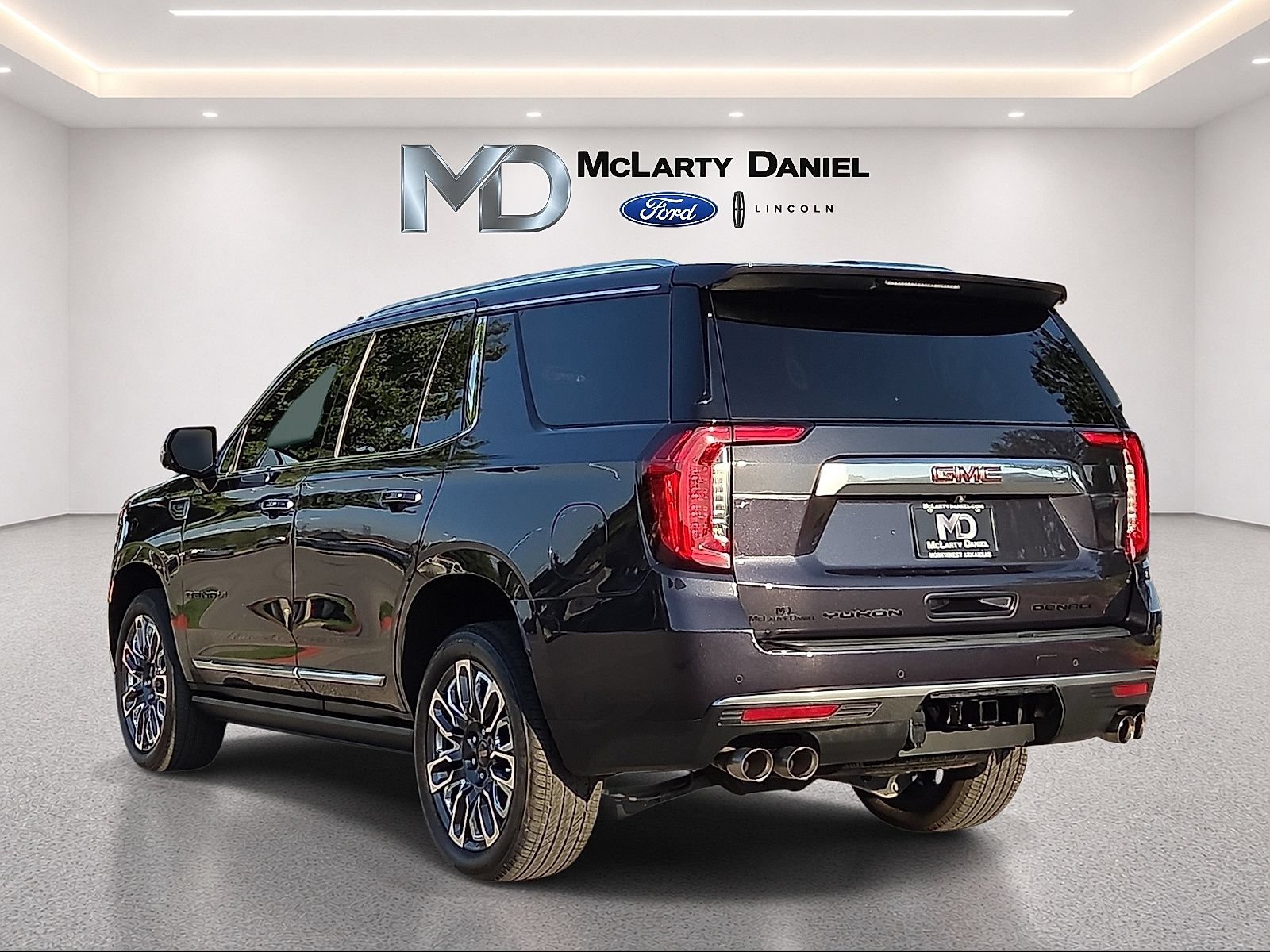 Used 2023 GMC Yukon Denali AWD/4WD image 4